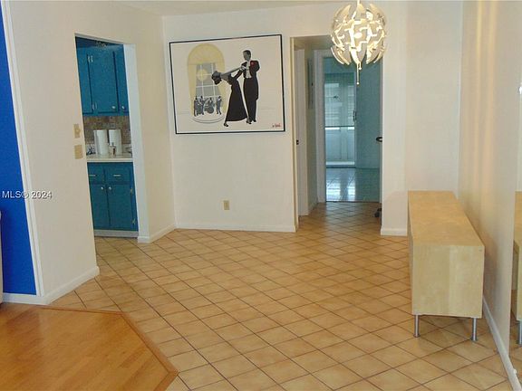 3rd image of 286 Farnham Cres #286-L