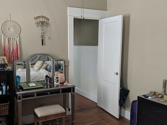 5th image of 121 W Elm St #2