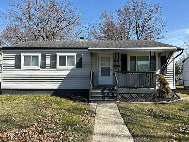 21840 Weller Ave — Photo 1