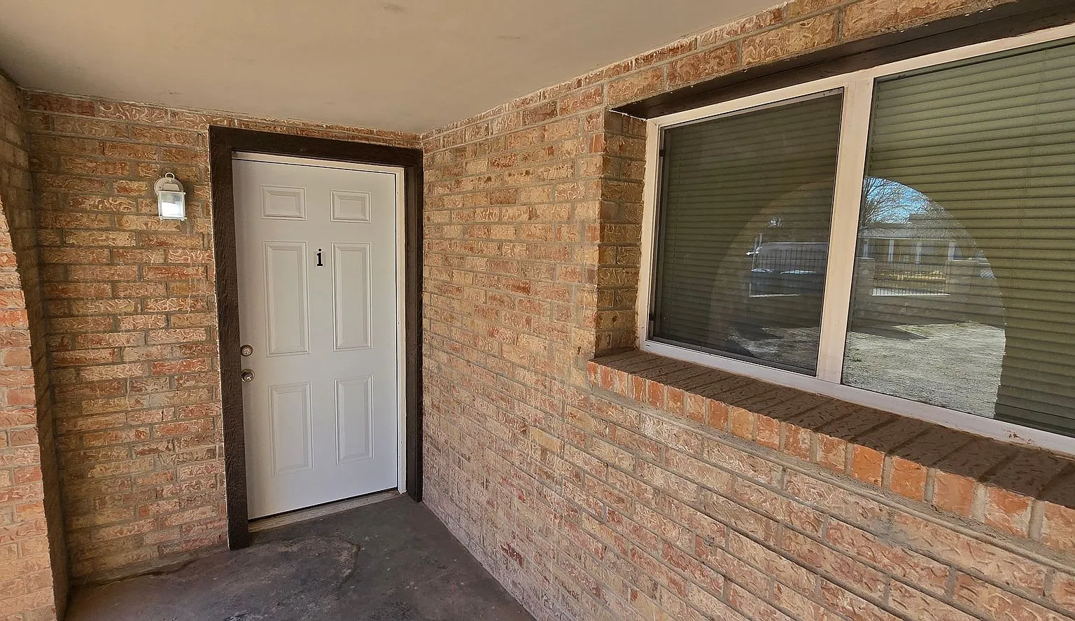 Clems Road Apartments — Photo 1