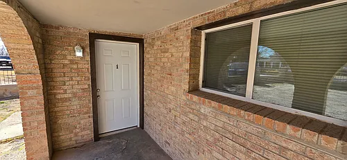Clems Road Apartments Photo 1