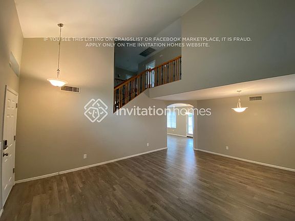 4th image of 11313 W Buchanan St