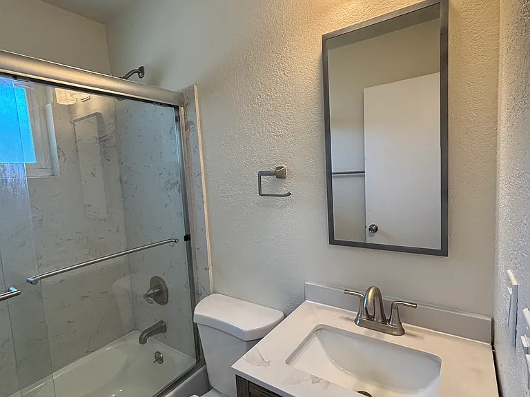 1200 Edsel Dr #4 — Photo 18