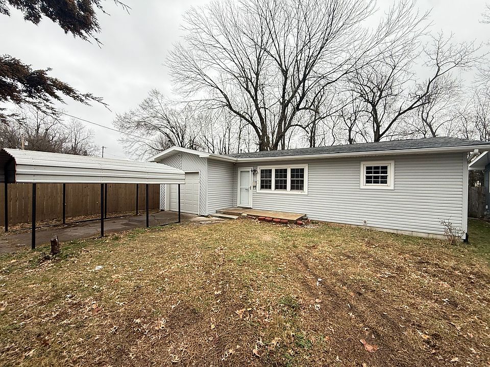 1st image of 2226 N Kentwood Ave
