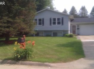721 Main St, Fairfax, IA 52228
