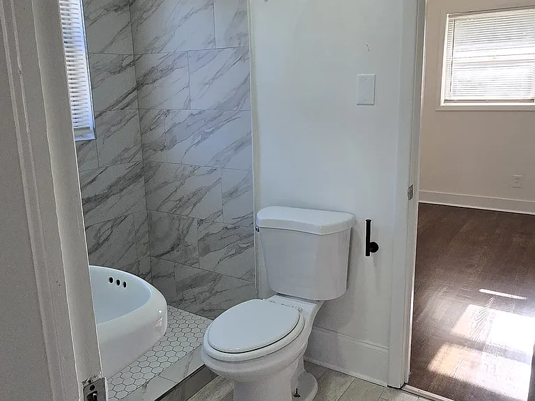 1437 Vesta Ave #1 — Photo 12