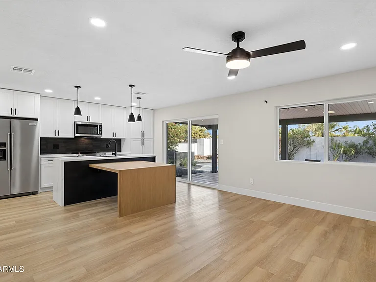 5117 E Beck Ln — Photo 9