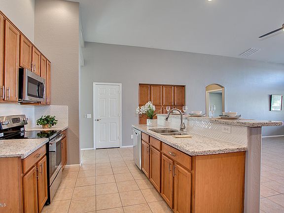 5th image of 6813 S 58th Ave