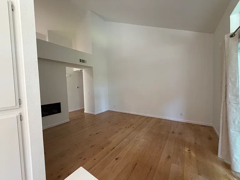 1260 Evans Ct — Photo 5