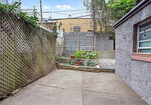 5th image of 26 Fillmore Pl #1