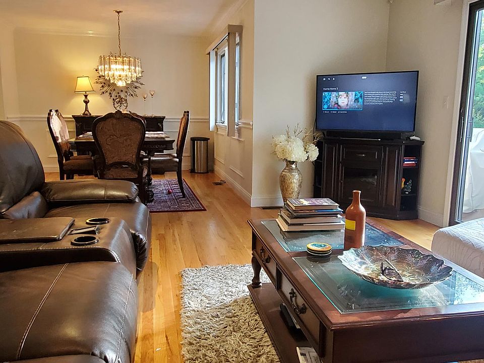 1st image of 25 Adela Ct