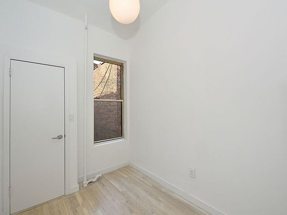 4th image of 190 6th Ave APT 6RN