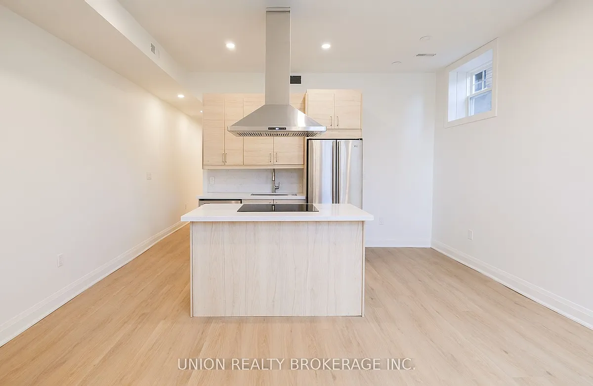 Building Photo - 85 Beech Ave #2