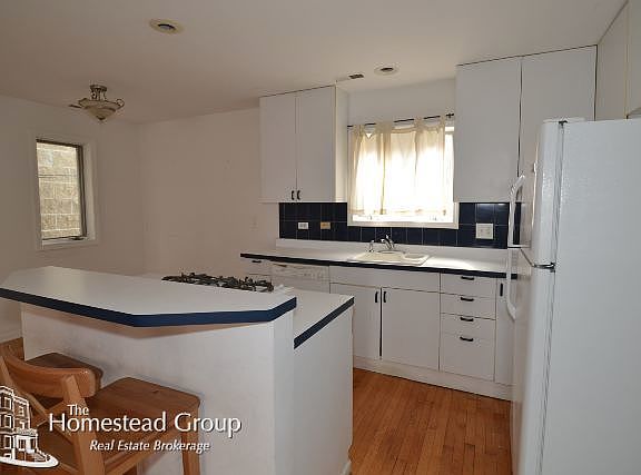 3rd image of 849 W Fletcher St #Coachhouse