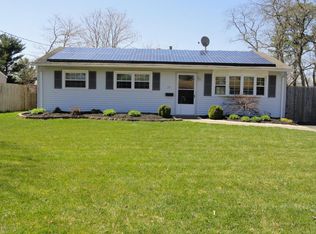 29 Colgate Dr, Toms River, NJ