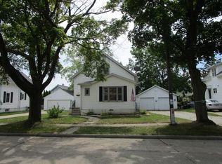 409 Cleveland Ave, Manitowoc, WI 54220