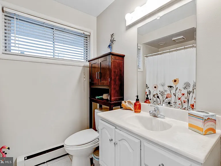 9920 Pinehurst Ave — Photo 24