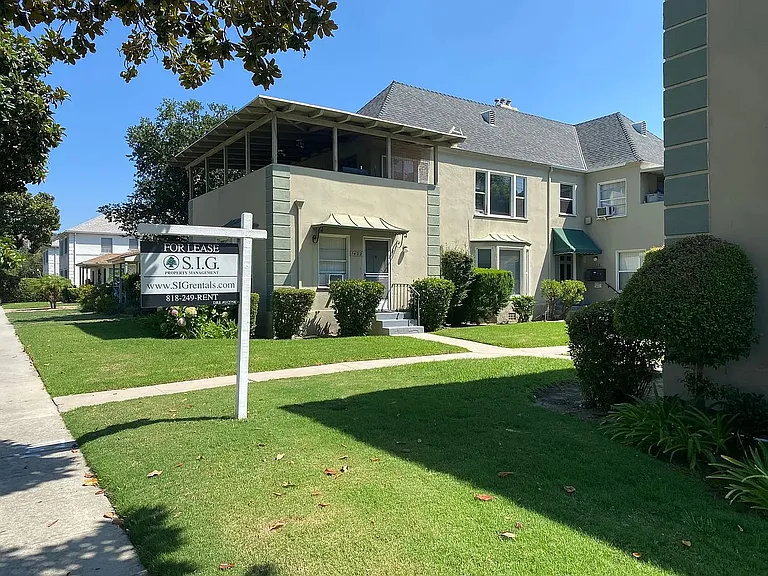1424 E Wilson Ave #A — Photo 13