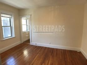 1315 Commonwealth Ave