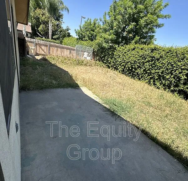 150 S Peppertree St — Photo 25
