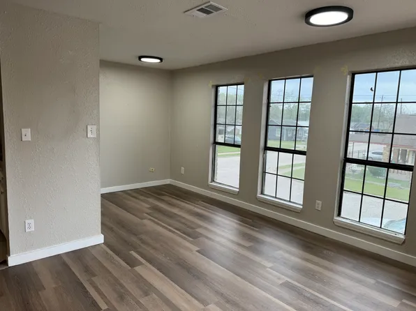 1202 Griffin St APT 4, Houston, TX 77009