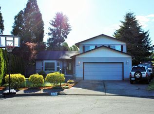 645 66th St, Springfield, OR 97478