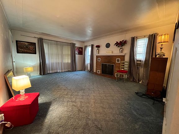 5th image of 1324 Woodward Ave
