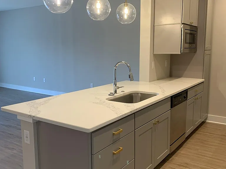 100 Sandidge Way — Photo 2