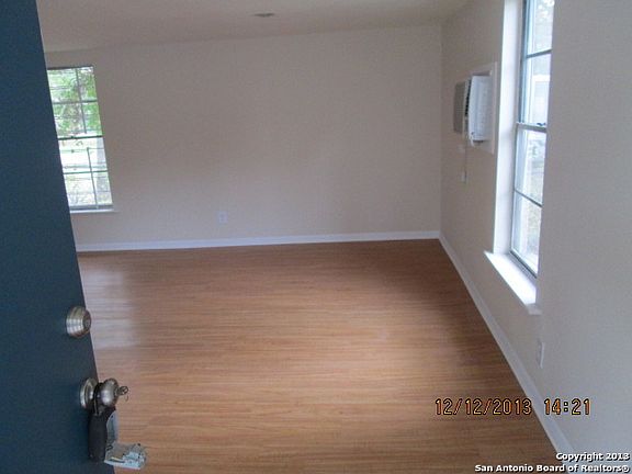 4th image of 716 E Grayson St APT 6