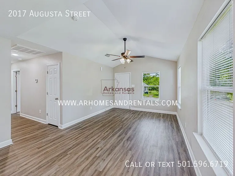 2017 Augusta St — Photo 2