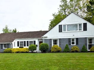 23901 Hazelmere Rd, Shaker Heights, OH 44122