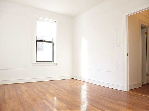 4th image of 41-42 42nd St