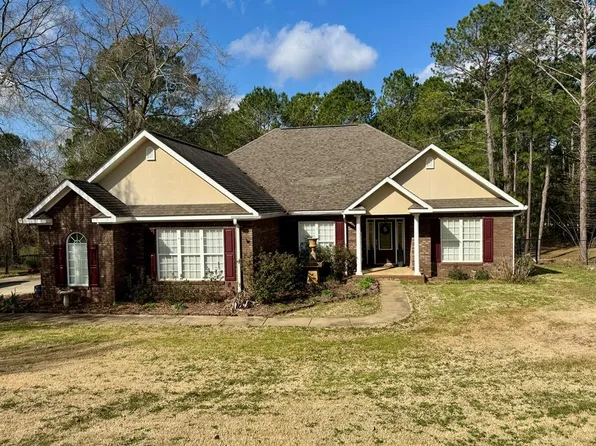113 Meadows Ln, Troy, AL 36079