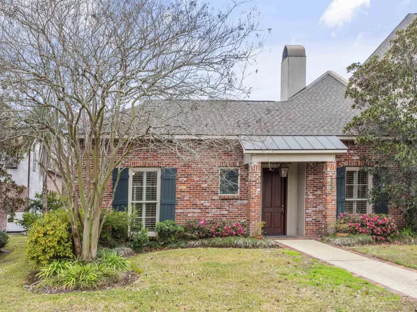 2734 Bocage Lake Dr, Baton Rouge, LA 70809