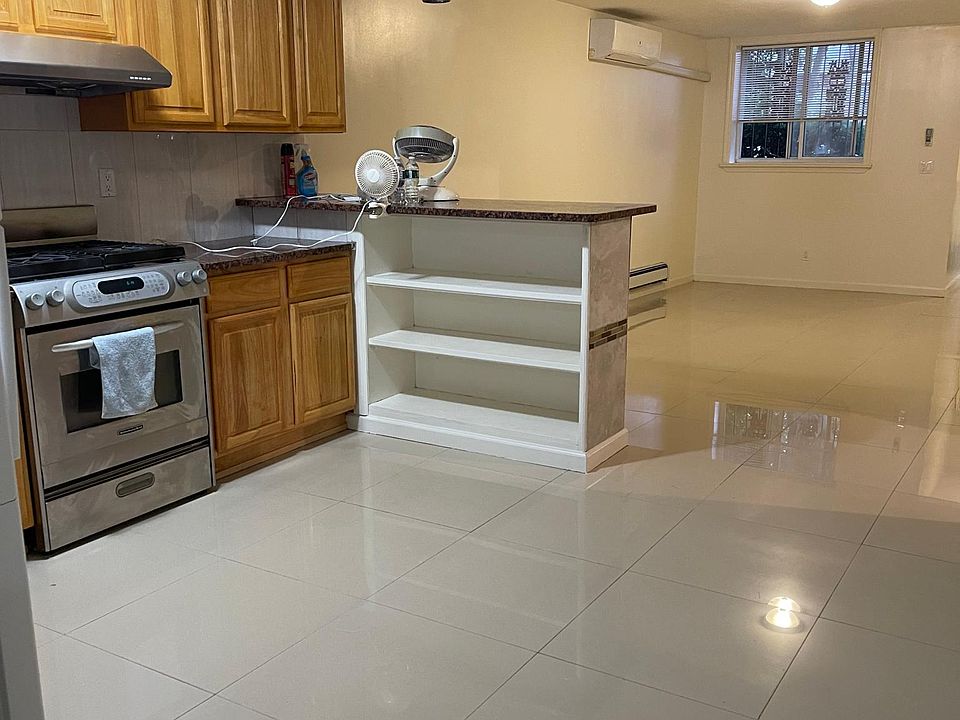 1st image of 2368 E 17th St Floor 1