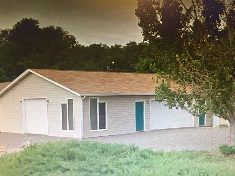 2nd image of 611 Peony Dr