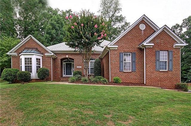 1st image of 223 Chandeleur Dr