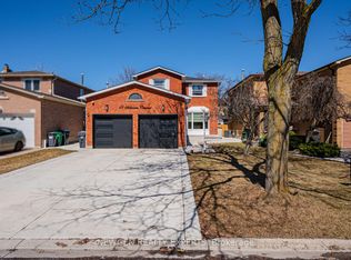 19 Stillwater Cres, Brampton, ON L6X3K6