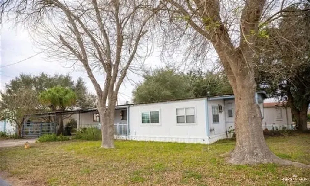 2 bed, 2.0 bath, 1480 sqft, $900 — Photo 2