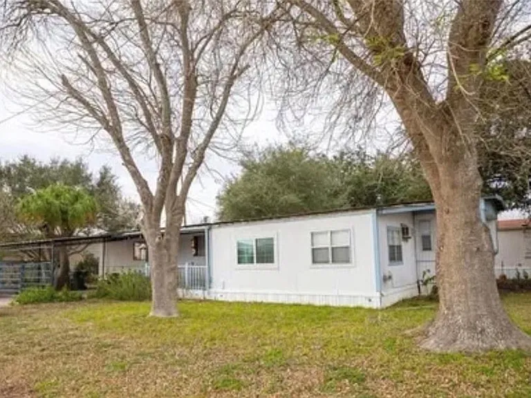 910 S Palmera Dr — Photo 2