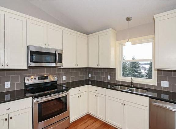 4th image of 651 Tiffany Ln