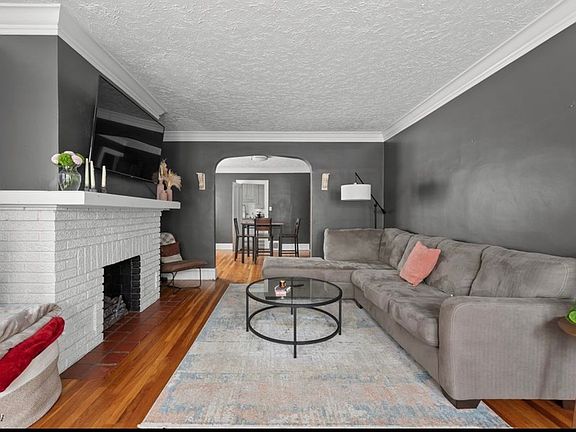 4th image of 2226 Eldred Ave #1