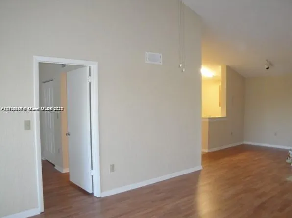 2861 N Oakland Forest Dr APT 303, Fort Lauderdale, FL 33309