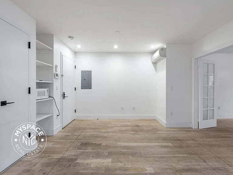 830 Saint Johns Pl #F4 — Photo 4