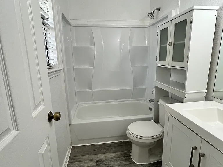 1303 Lovers Ln — Photo 17