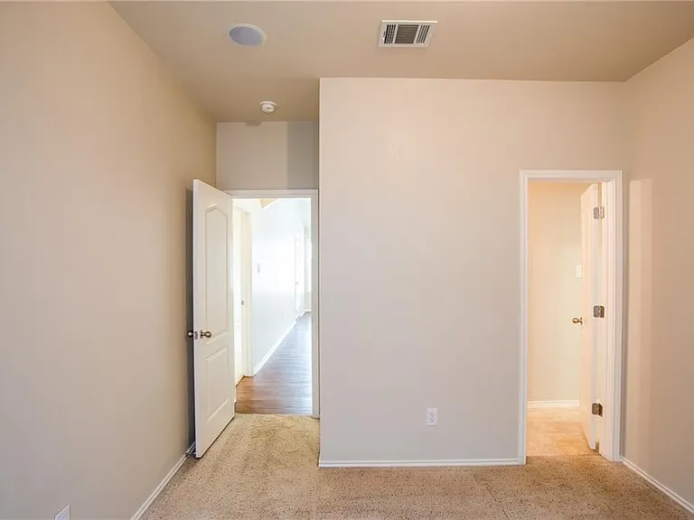 1200 Rainbow Parke Dr — Photo 17