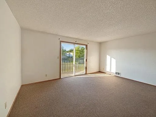640 Date Ave