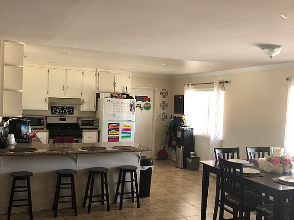 3rd image of 15115 Mission Ave