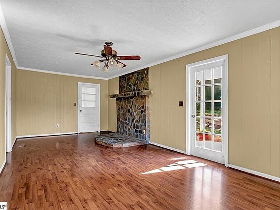 5th image of 615 N Martin Rd