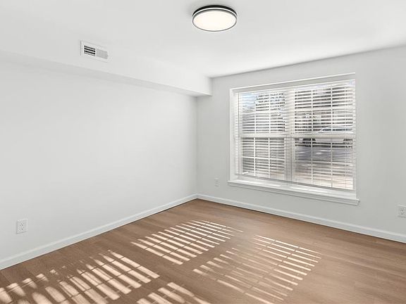 5th image of 723 N 7th St